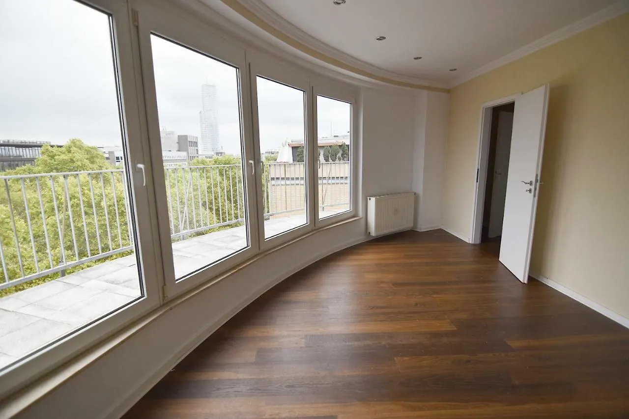 Penthouse Apartment mit Rundumterrasse Köln