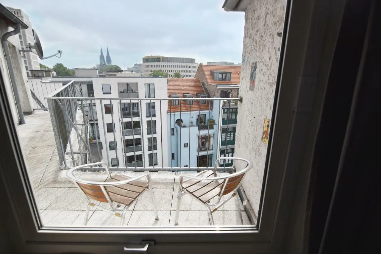 Penthouse Apartment mit Rundumterrasse Köln